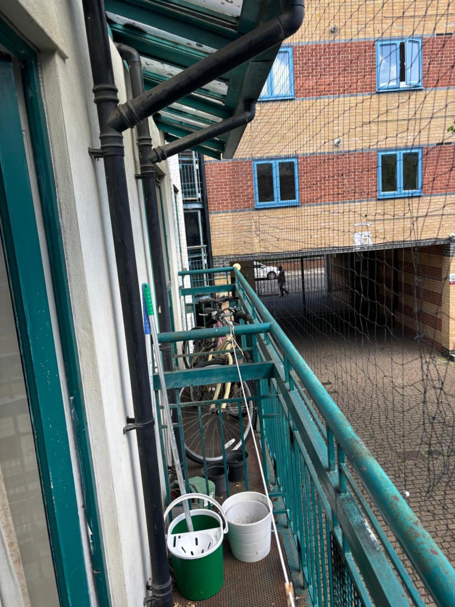 Private Gated Development In Bridge, Cosy With Great Transport Links Londra